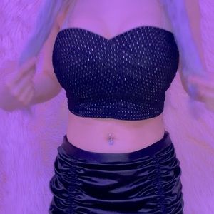 Size small guess crop top